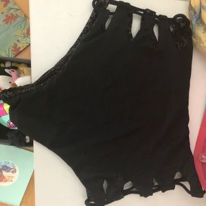 Acacia Size L High Waisted Bottons